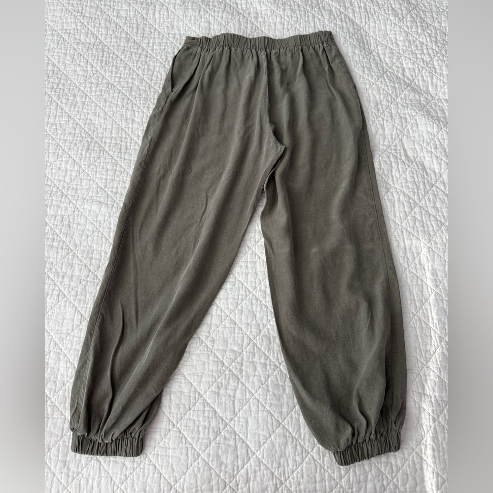 Zara Women's Olive Joggers - Picture 4 of 7